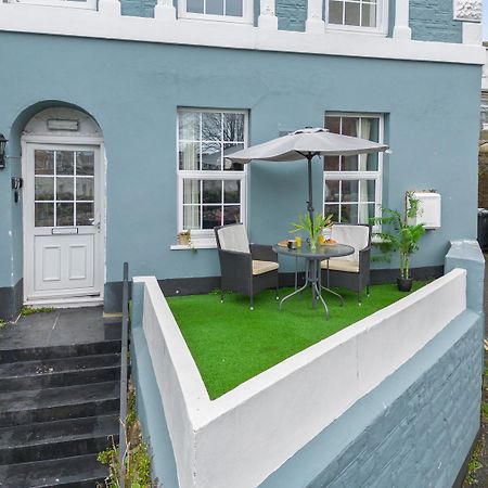 Stylish 2 Bed Apartment Near Beach, Parking, Wifi, Netflix Тинмут Екстериор снимка