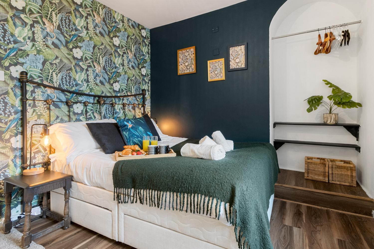 Stylish 2 Bed Apartment Near Beach, Parking, Wifi, Netflix Тинмут Екстериор снимка