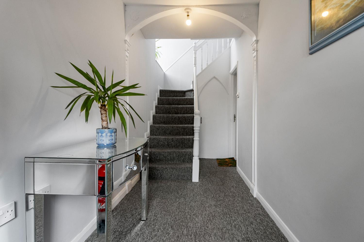 Stylish 2 Bed Apartment Near Beach, Parking, Wifi, Netflix Тинмут Екстериор снимка