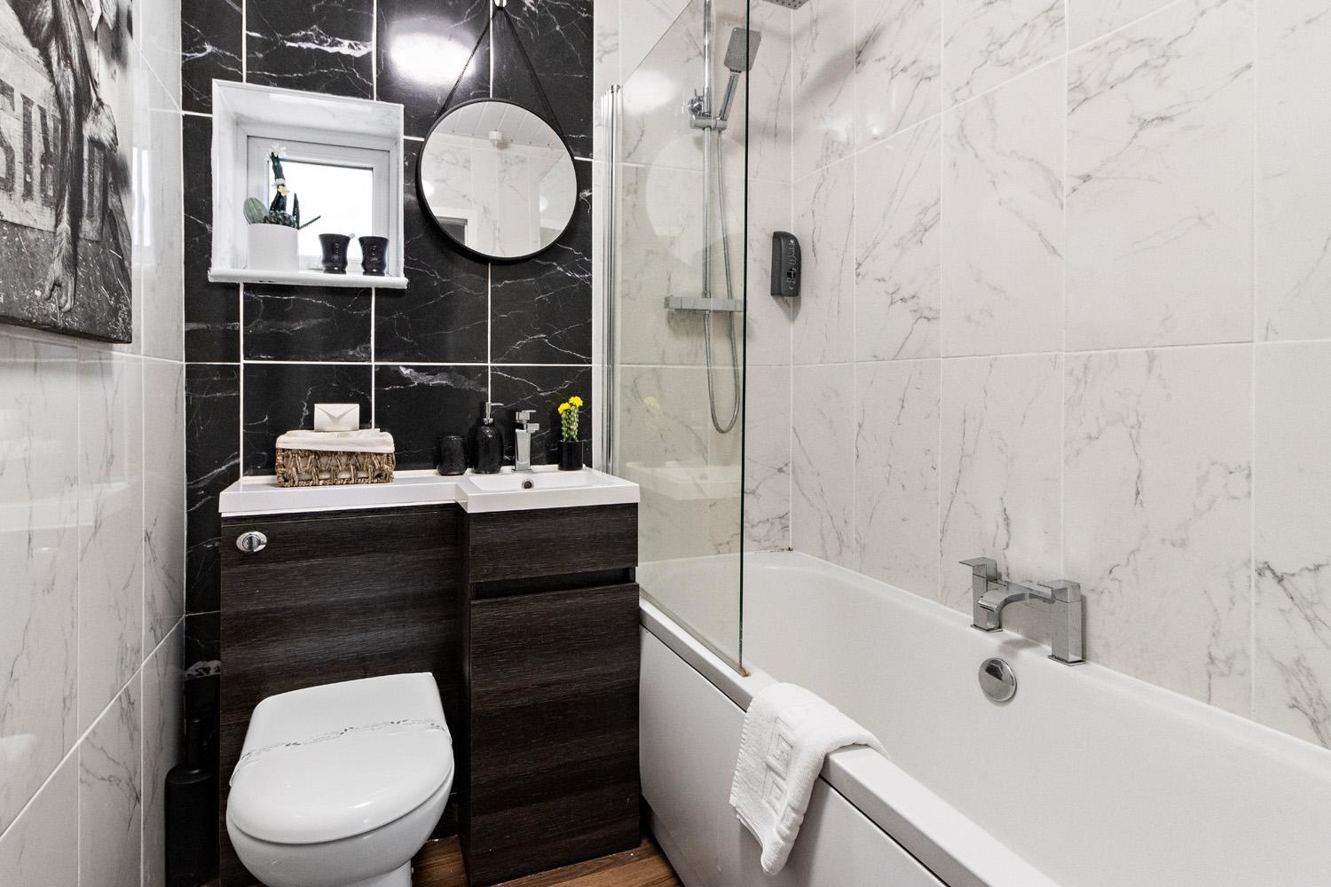 Stylish 2 Bed Apartment Near Beach, Parking, Wifi, Netflix Тинмут Екстериор снимка