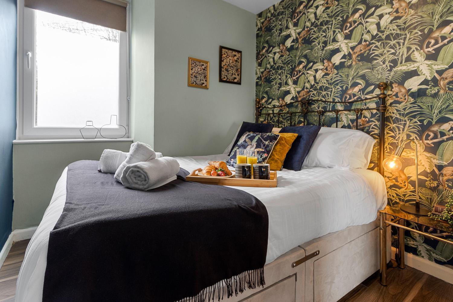 Stylish 2 Bed Apartment Near Beach, Parking, Wifi, Netflix Тинмут Екстериор снимка